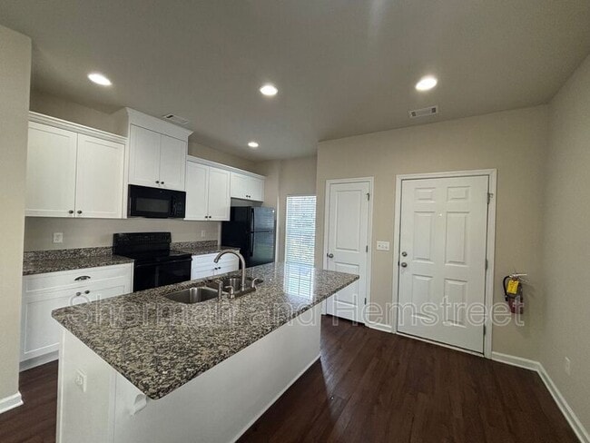 Building Photo - 404 Joiner Cir
