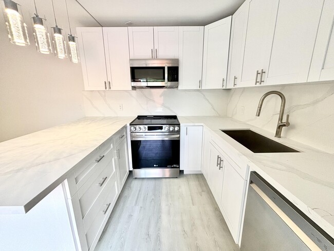 Building Photo - 1820 San Juan Dr