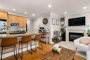 Building Photo - 116 Brook St