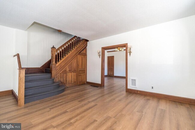 Building Photo - 7738 Ardleigh St