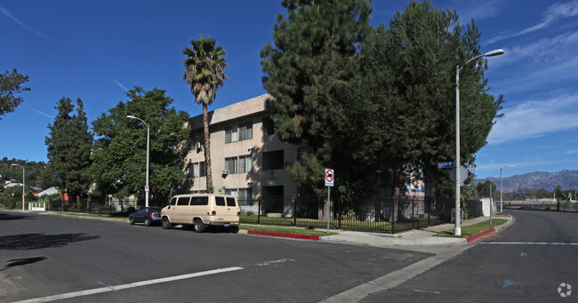 Building Photo - Carlota Park Apts