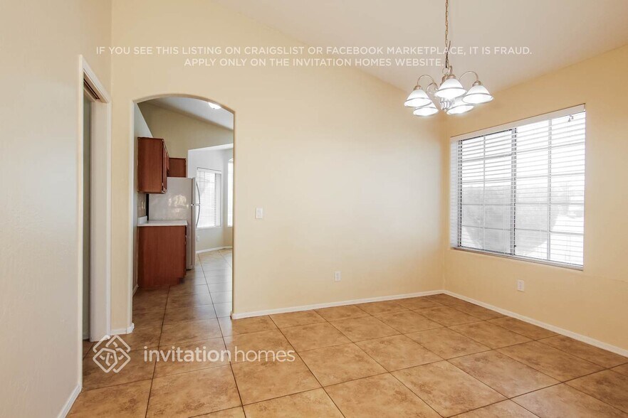 Building Photo - 13146 W Alvarado Cir