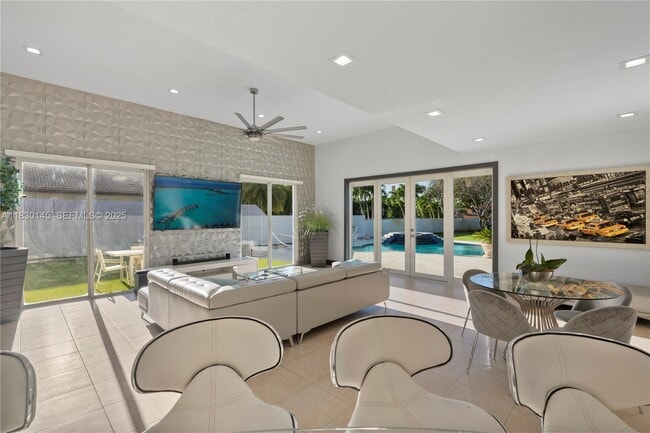 Building Photo - 13815 SW 38th St