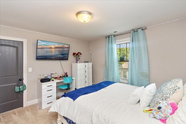 Building Photo - READY FOR SHOWINGS! 4BR Home in Blackman School district