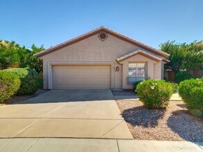 Building Photo - 3 bd 2 bth 2120 sq ft in stonehaven in scottdale