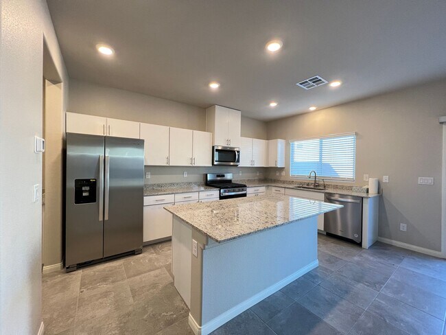 Building Photo - Tenaya Hacienda