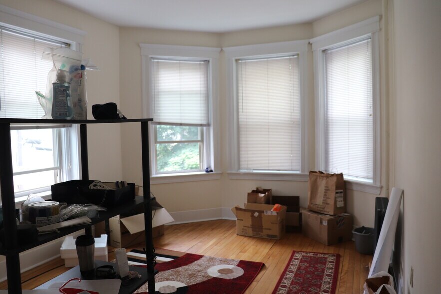 Building Photo - 85 Trowbridge St