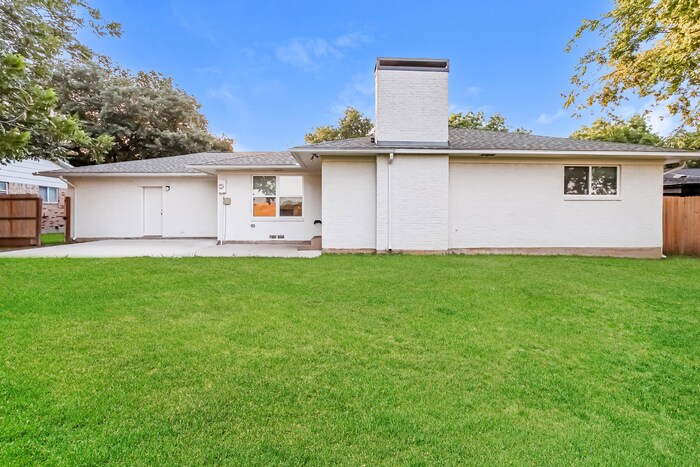 Building Photo - 1109 Finch Ave