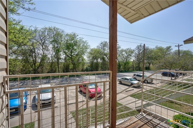 Building Photo - 714 Martindale Rd