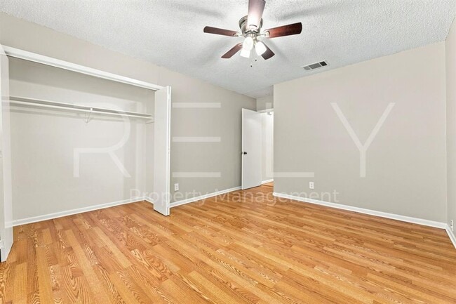 Building Photo - 205 W William Cannon Dr