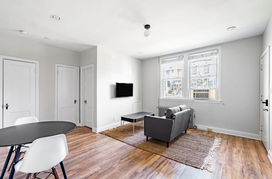 Unit 2 Living Room - 1613 F St NE