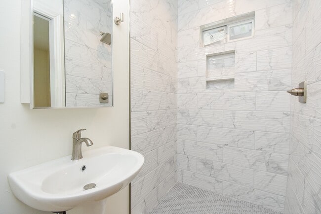 Building Photo - 2509 Terry St