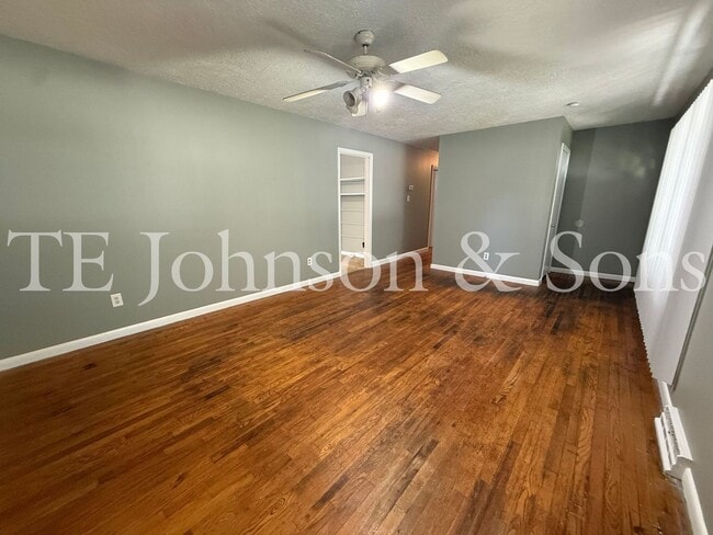 Building Photo - Charming 4 Bedroom in Winston Salem