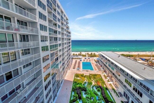 Building Photo - 5401 Collins Ave