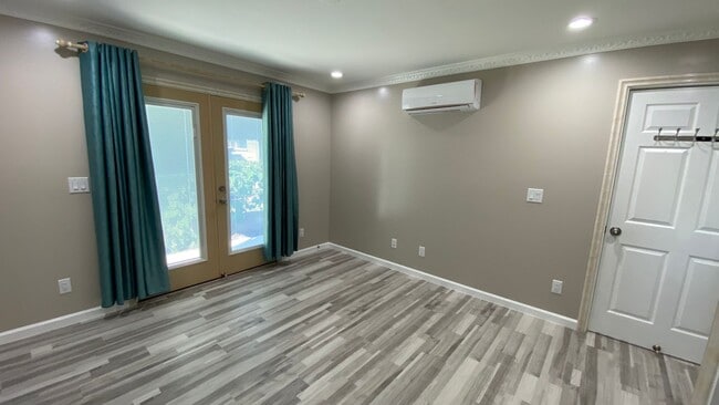 Building Photo - NEWLY BUILT 4BD HOME NESTLED IN WAIMALU!