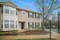 Building Photo - 2 Bed/2 Bath Garage Condo in Reston!