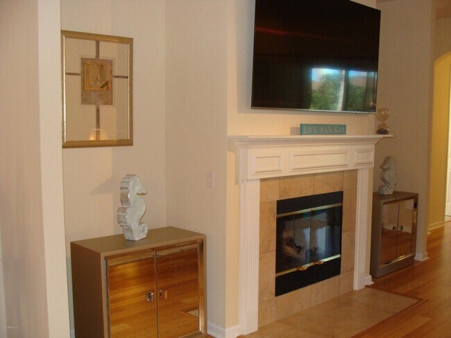 Building Photo - 660 Porta Rosa Circle