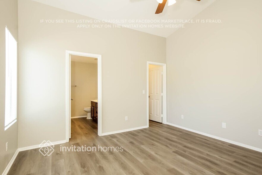 Building Photo - 13986 W Maui Ln