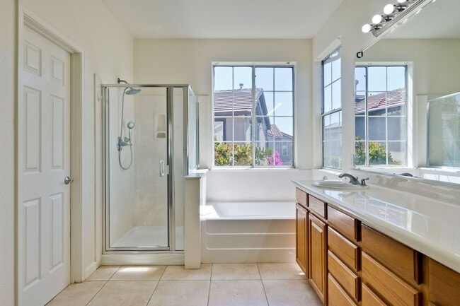 Building Photo - Spacious 4-Bedroom Home on Private Cul-De-Sac | No HOA | Custom Closets, New Floors & Lush Backya...