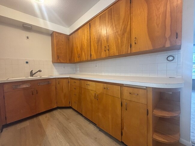 Building Photo - 948 N Montgomery Ave