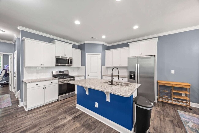 Building Photo - Beautiful Lake Wylie Home with Spacious Layout, Office Space & Incredible Community Amenities!