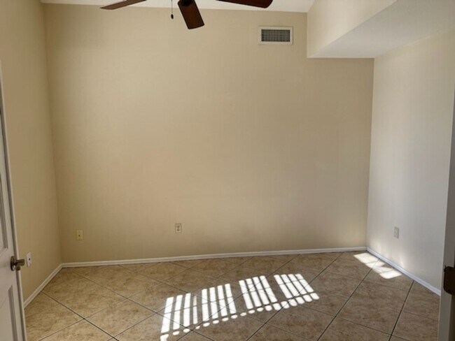 Building Photo - 4106 E Ashurst Dr