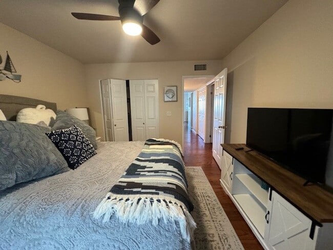 Building Photo - Riverfront 2BR 2BA Furnished Condo on GROUND LEVEL W/Garage and UTILITIES Included AVAIL 4/1/26