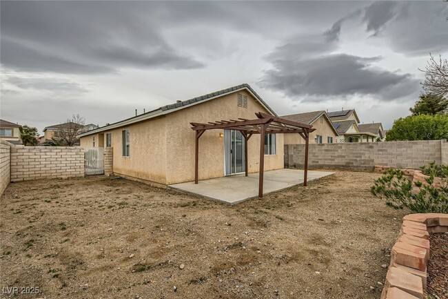 Building Photo - 8804 Crooked Shell Ave