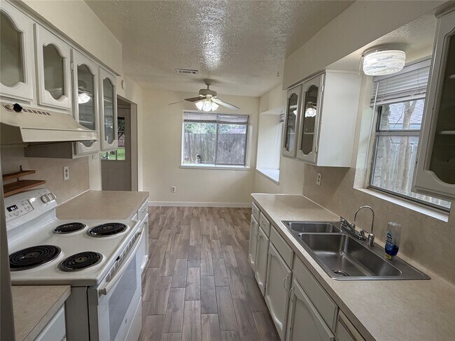 Building Photo - 16414 Paint Rock Rd
