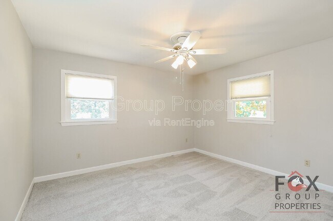 Building Photo - 2049 Charlotte Hwy