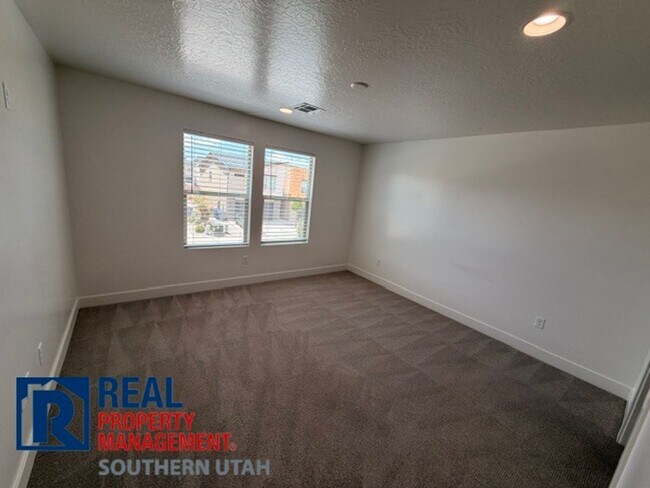 Building Photo - 5659 S Duel Ln