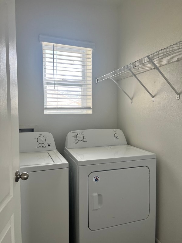 Building Photo - 136 Fall Glo Rd