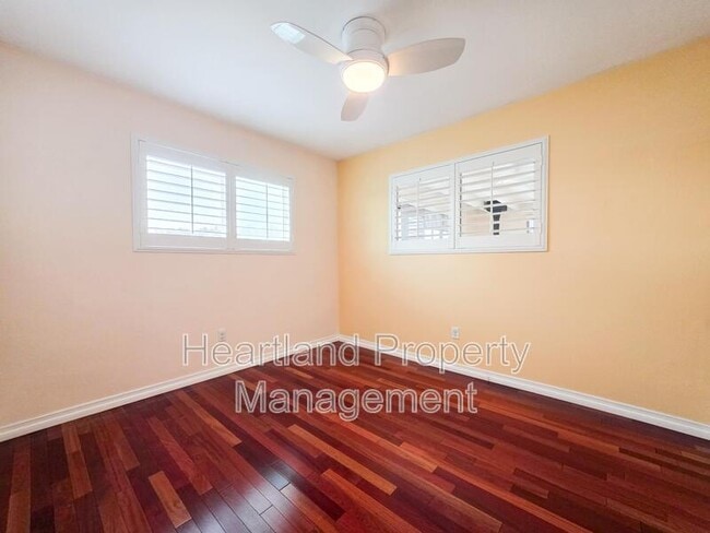 Building Photo - 7381 Laura Ct