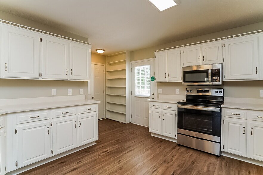 Building Photo - 115 Springfield Dr