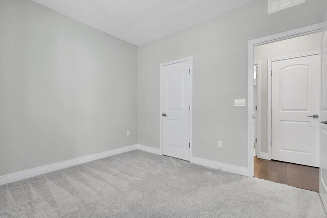 Building Photo - $2,775 - 3 Bed, 3 Bath Condo in Aurora wit...