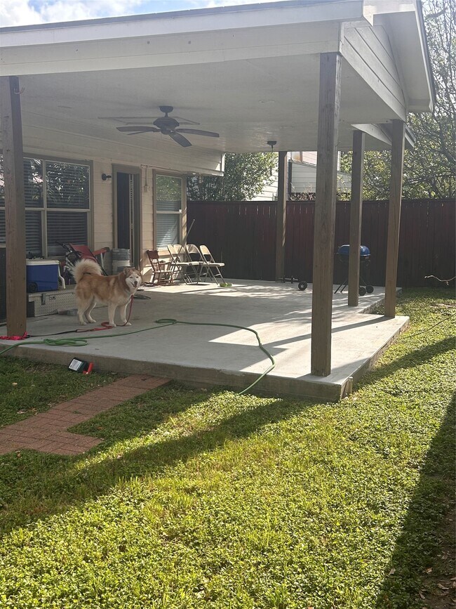 Building Photo - 7811 Fall Glen Dr