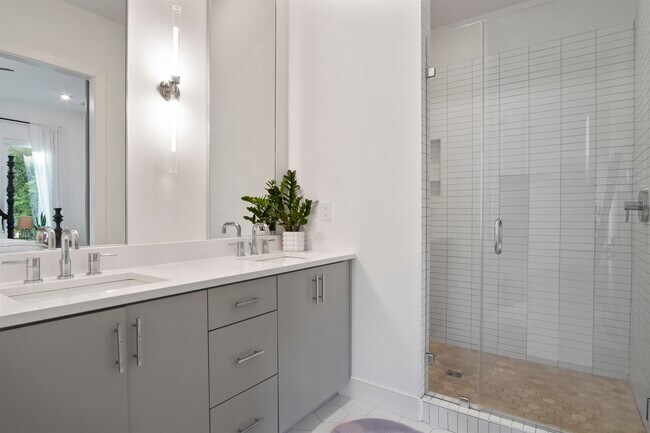 Building Photo - 2347 Hosea L Williams Dr NE