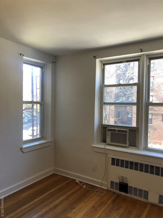 Building Photo - 66-33 Yellowstone Blvd