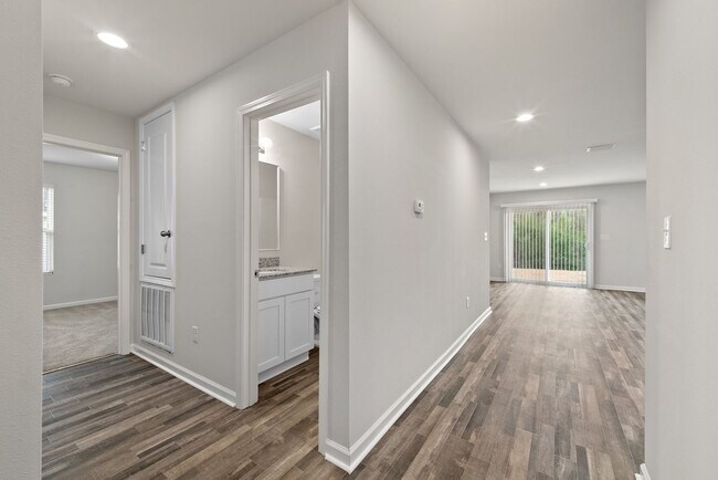 Building Photo - 630 Whispering Creek Ave