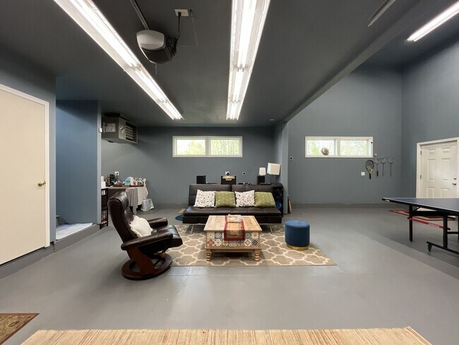 Building Photo - Comfortable Living in Bethany with Two Separate Units, Expansive 0.45-Acre Lot & Versatile Detach...