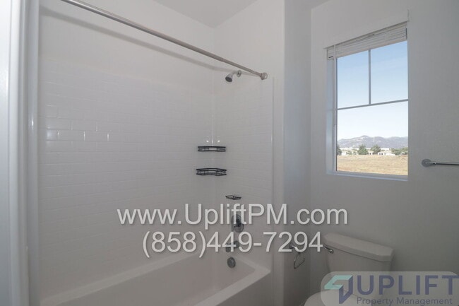 Building Photo - 36351 Elizabeth Ln