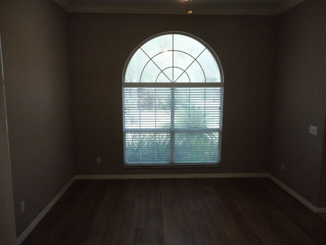 Building Photo - Beautiful 3 BR/2.5 BA in Park Avenue Subdivision