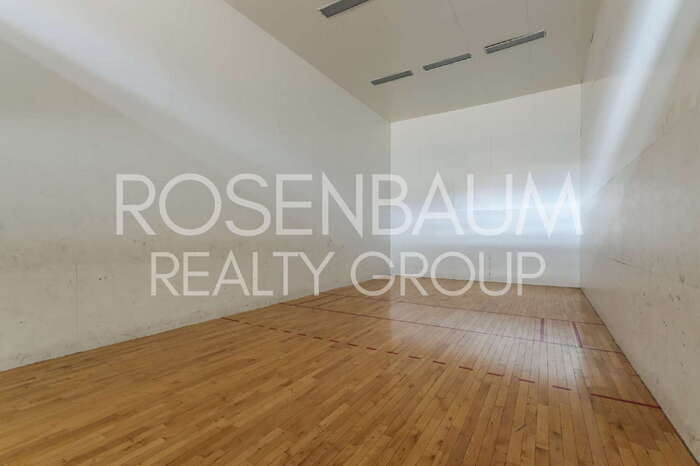 Building Photo - 1810 E Blacklidge Dr