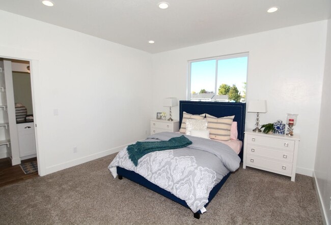 Building Photo - Upscale Smithfield Home for Rent with Reso...