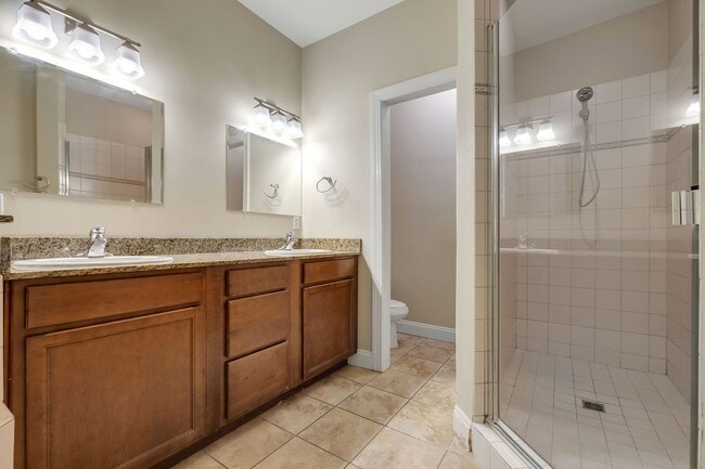 Building Photo - Midtown Tallahassee Townhome