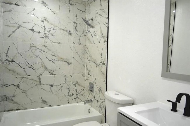 Building Photo - 920 NW 8th Ave