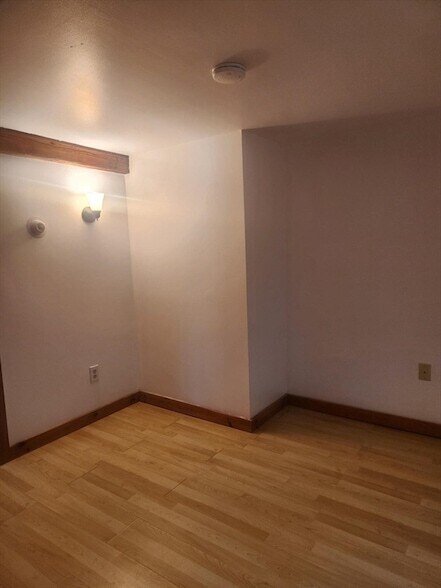 Building Photo - 92 Main St