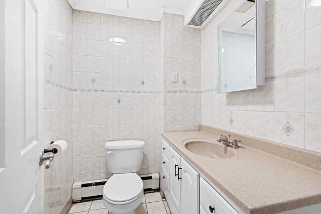 Building Photo - 37 Belmont Ave