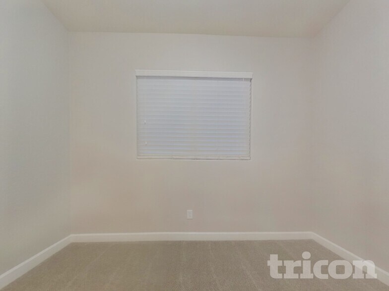 Building Photo - 17142 W Seldon Ln