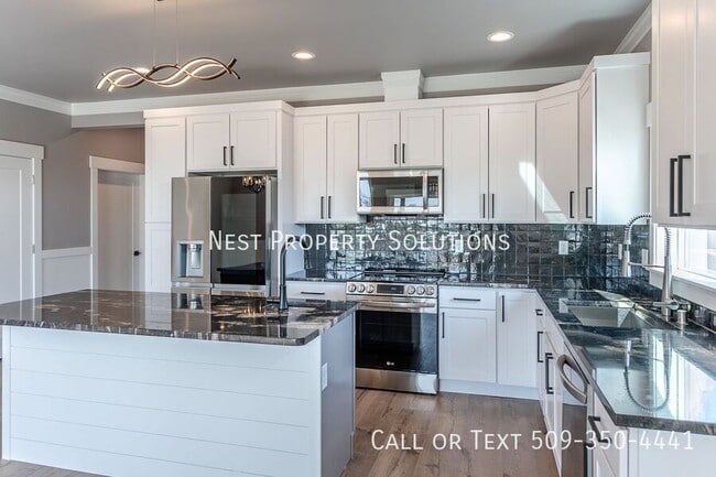 Building Photo - 1213 NE Nanto-B